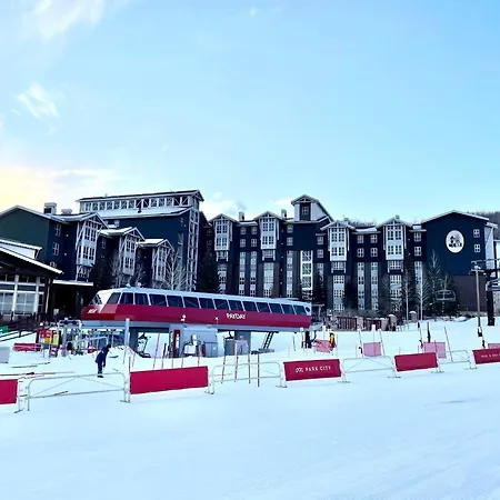 Park City Ski In Out Studio At The Base Of Pcmr